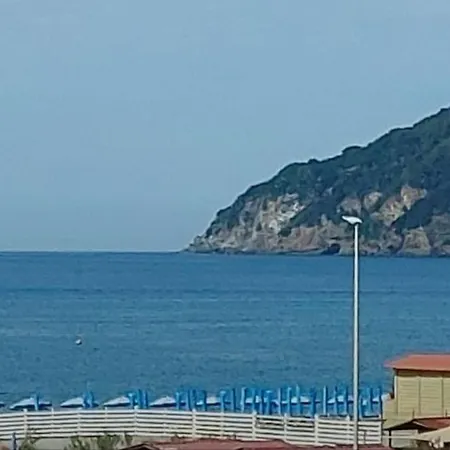 A Mare Con Vista Sul Mare A 50 Mt Marinella di Sarzana