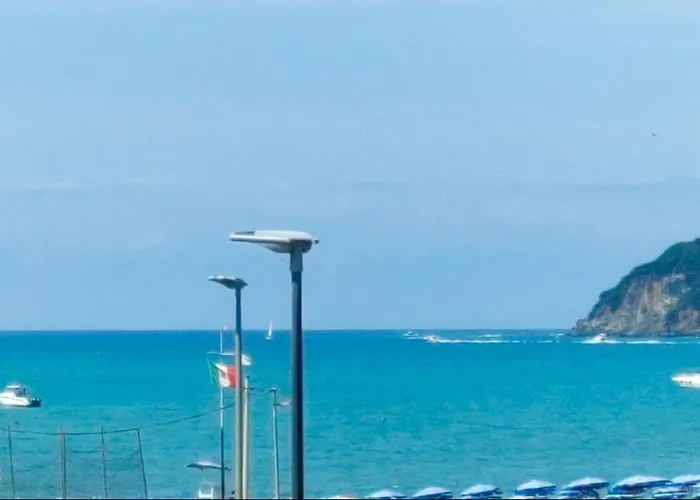 A Mare Con Vista Sul Mare A 50 Mt Lejlighed